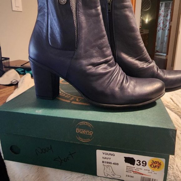Bueno Shoes - Bueno Young Navy Bootie, NWOT.